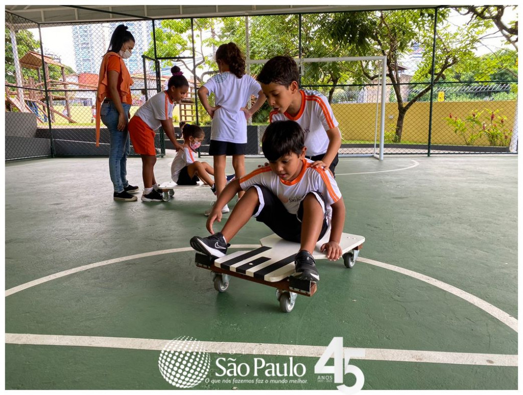 São Paulo para crianças - Carrinho de rolimã, pião, corre cotia: uma lista  para relembrar as brincadeiras da infância